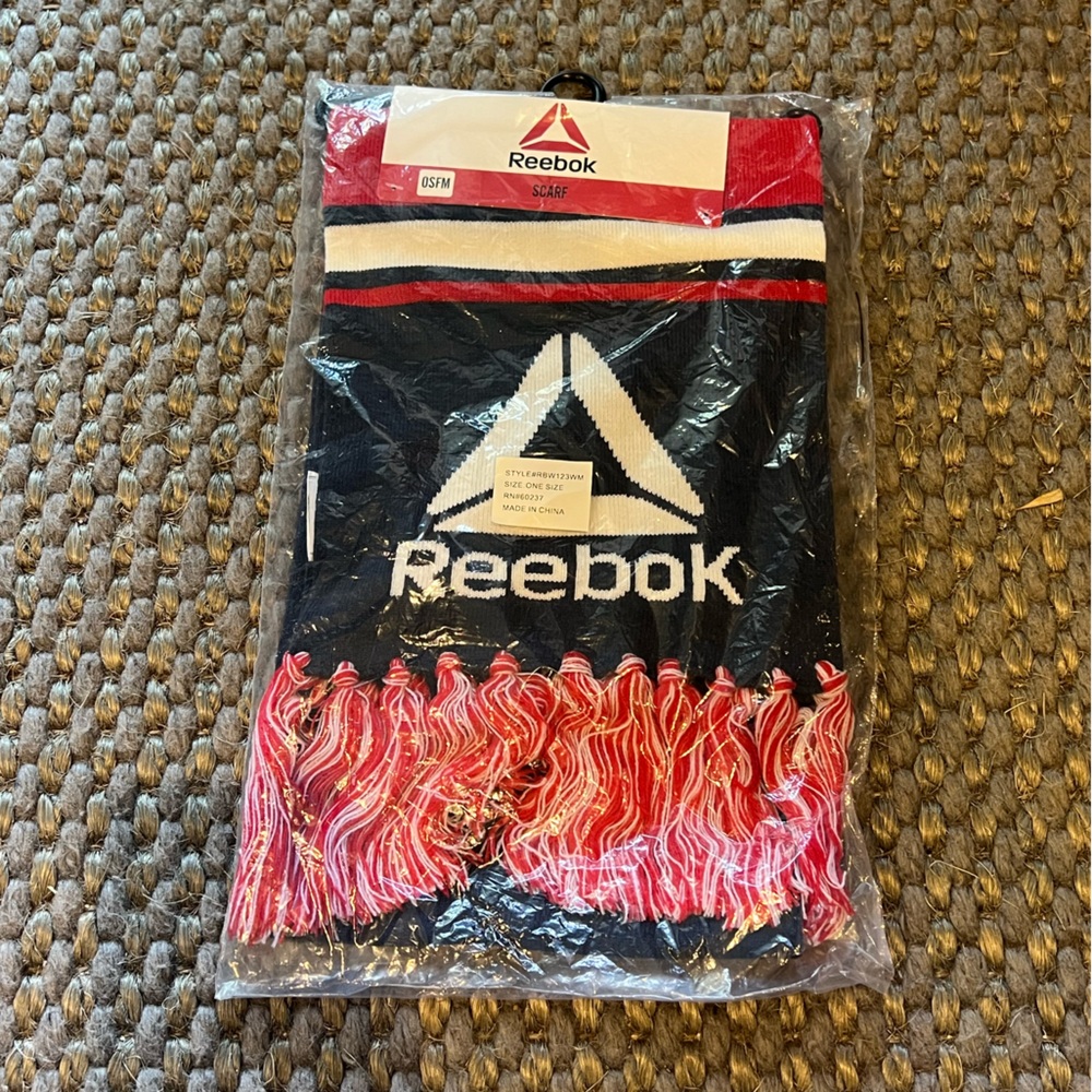Brand new Reebok scarf